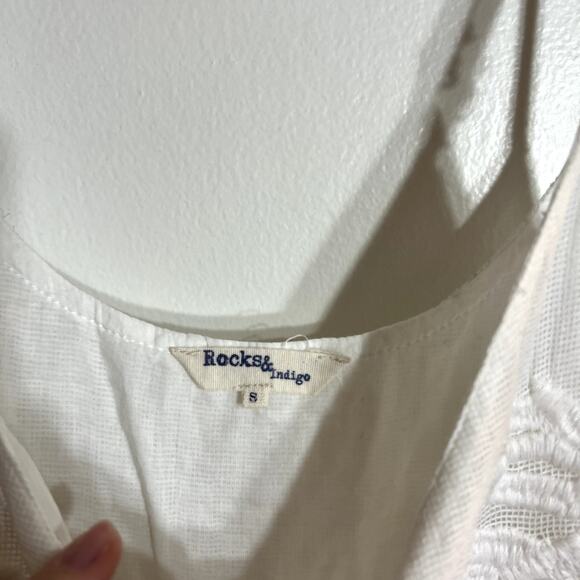 White Lace Tank LAST CALL - Picture 2 of 3